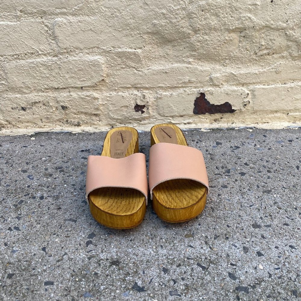 SEYCHELLES Marine Layer clog w/ Tan Strap NEW NEVER WORN